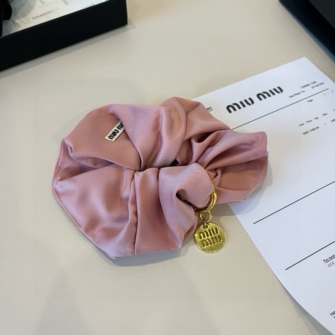🆕

miumiu缪缪新款发圈