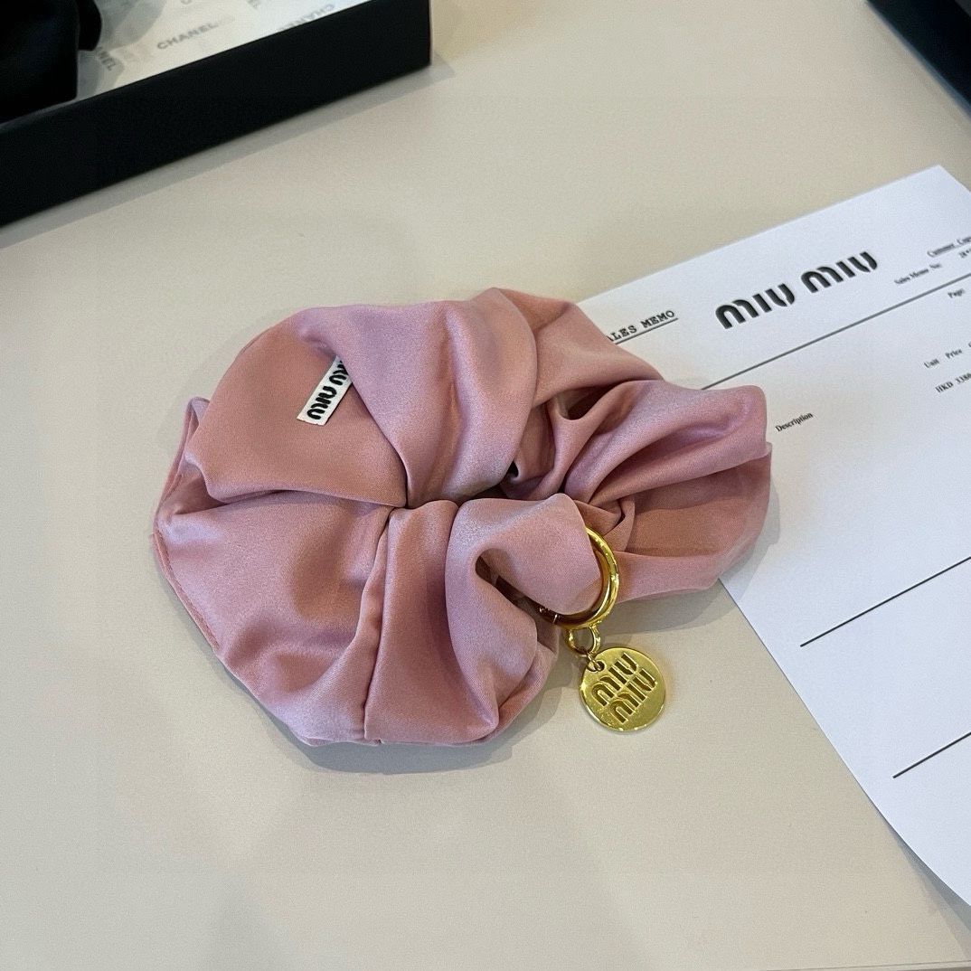 🆕

miumiu缪缪新款发圈