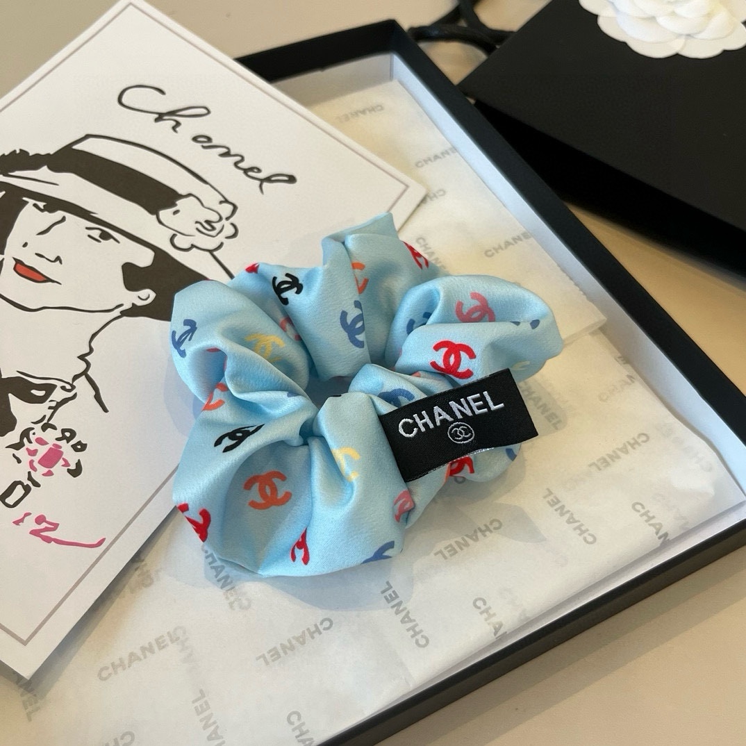 🆕

Chanel香奈儿发圈，绸缎面料，蓝 粉 黑