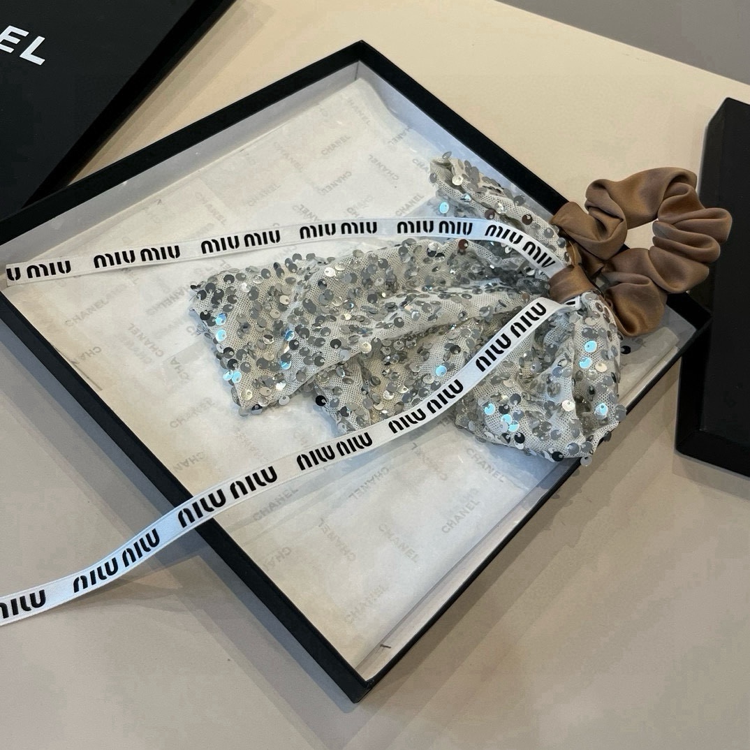 🆕

缪缪miumiu蝴蝶结发圈