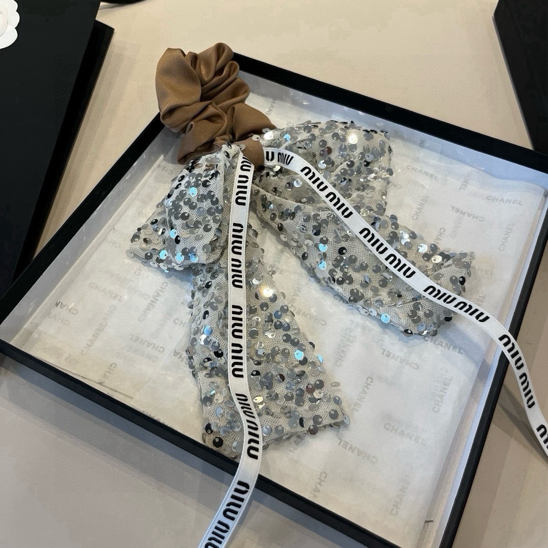 🆕

缪缪miumiu蝴蝶结发圈