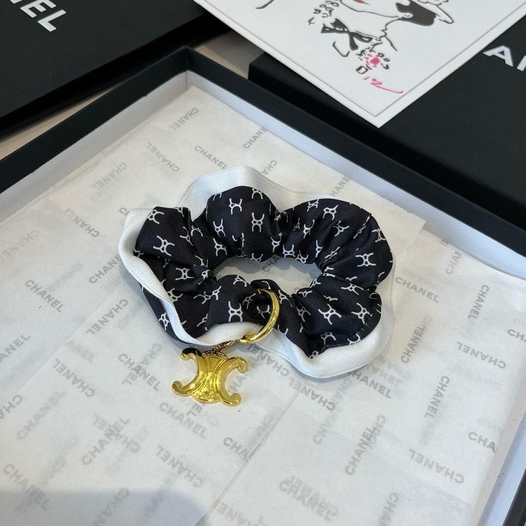 🆕

Celine赛琳新款发圈