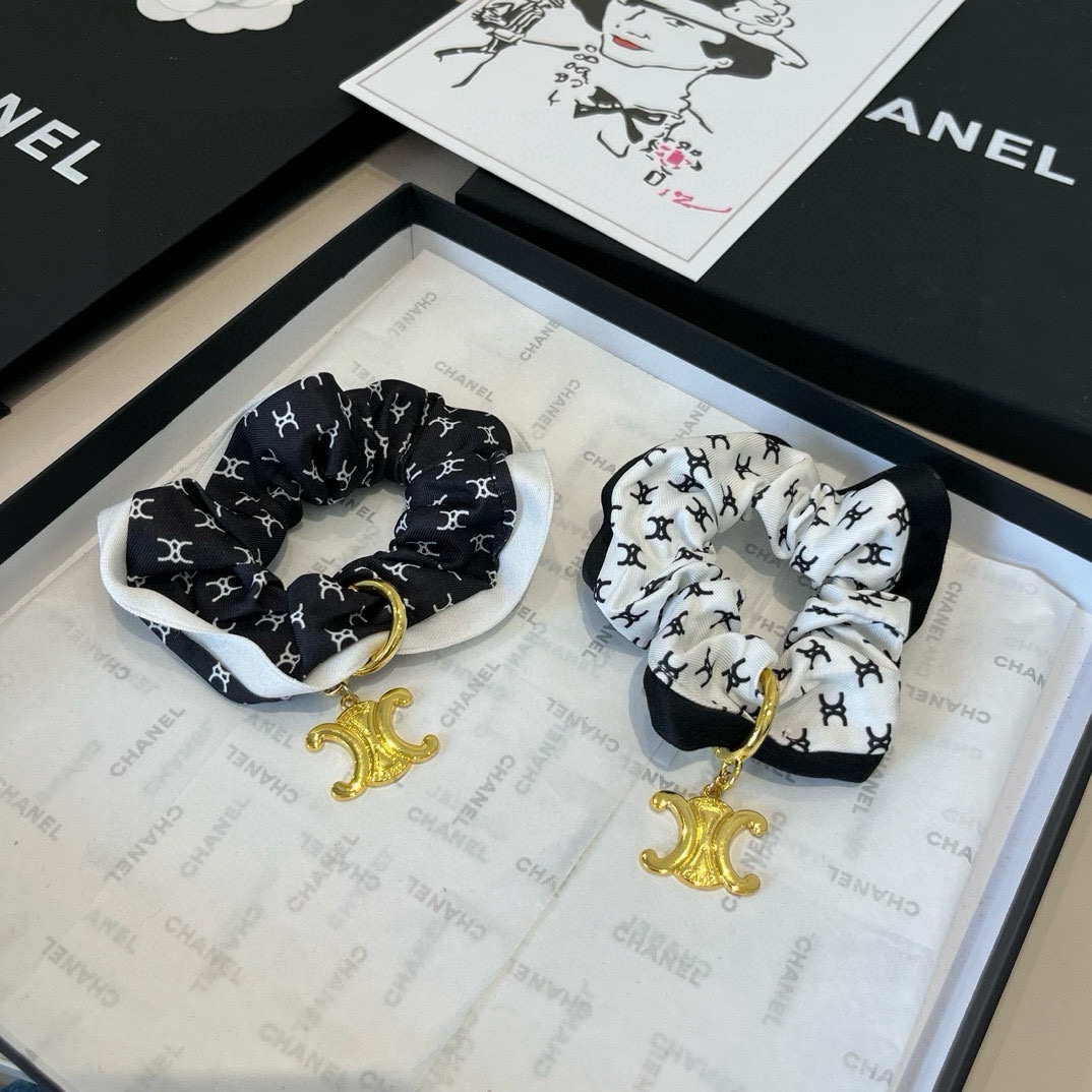🆕

Celine赛琳新款发圈