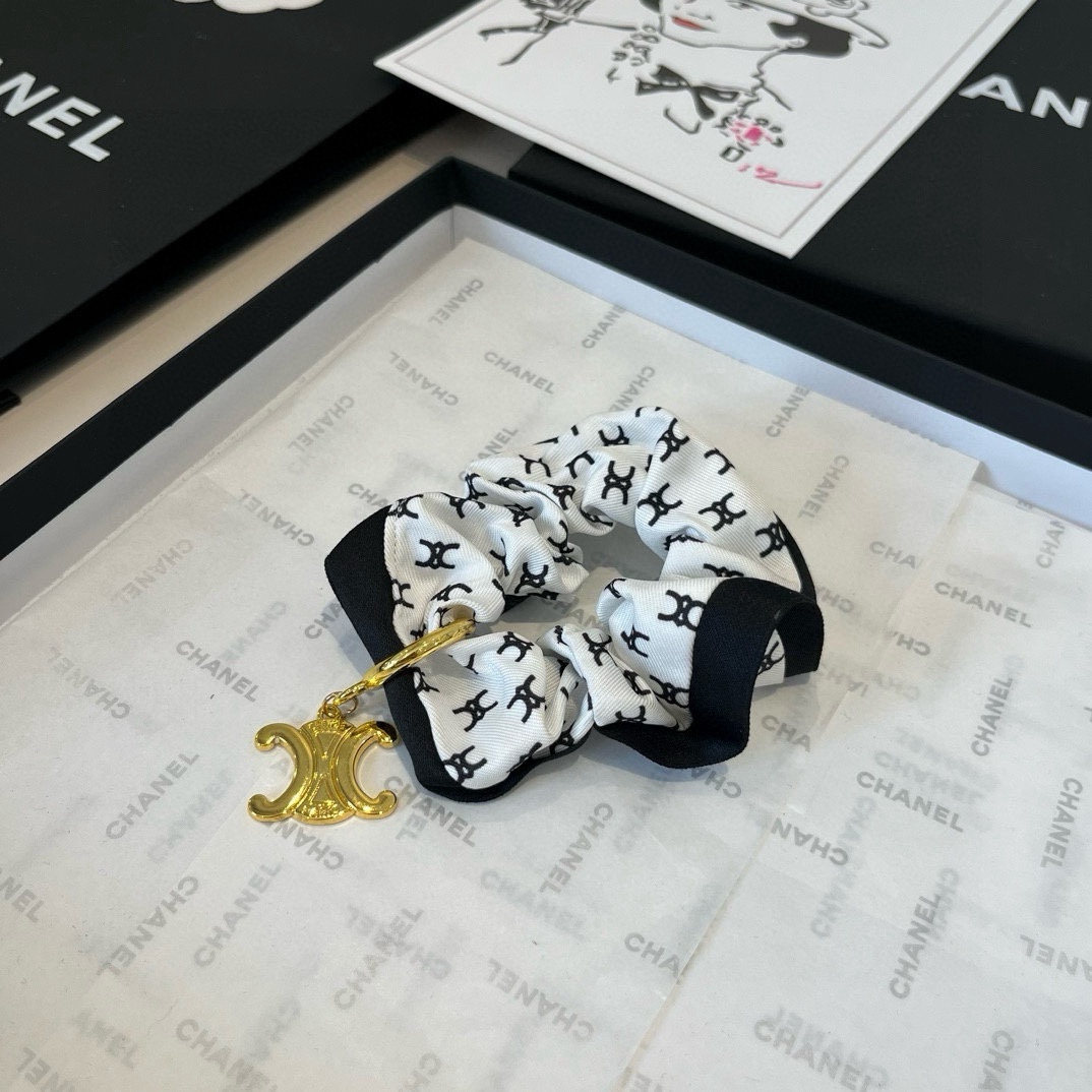 🆕

Celine赛琳新款发圈