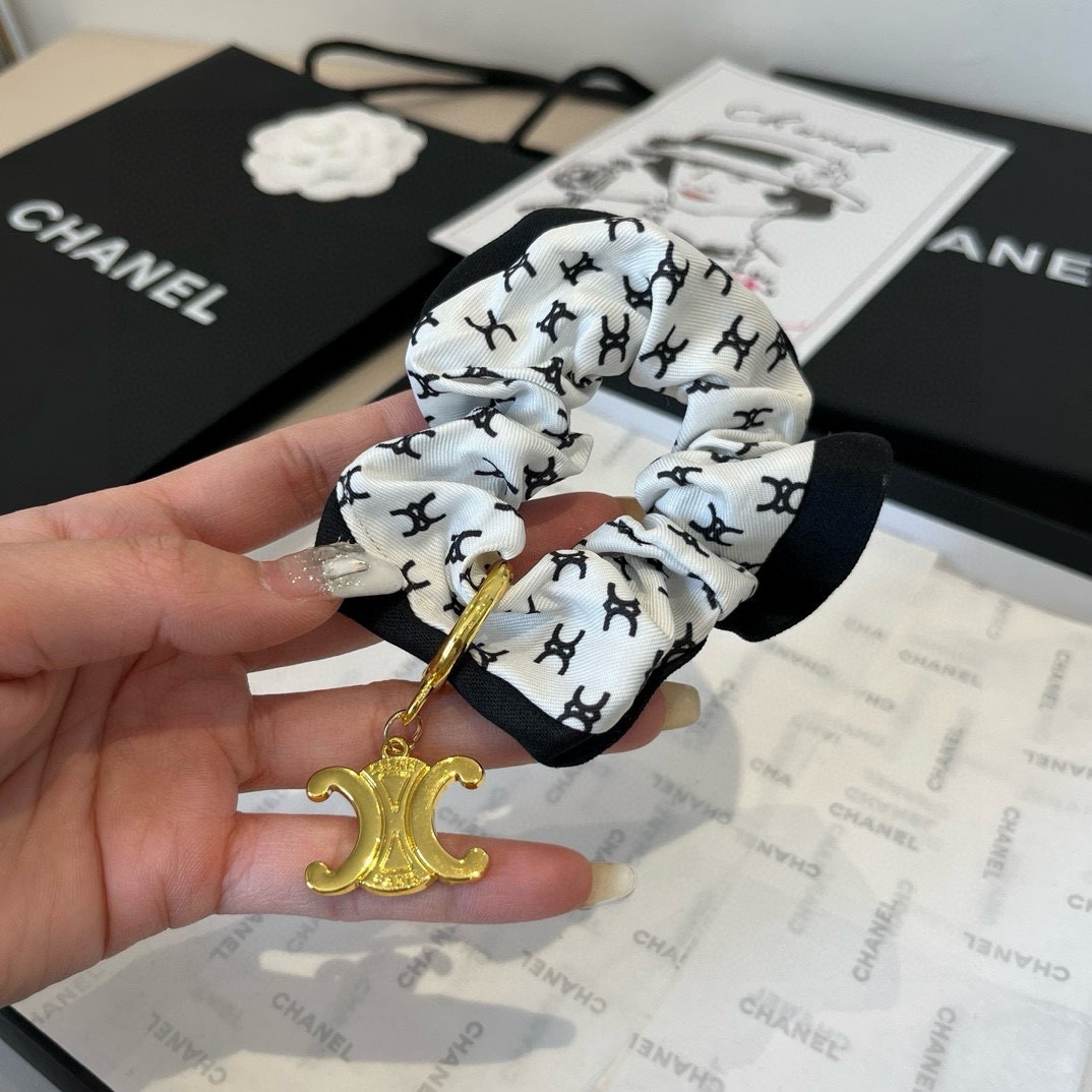 🆕

Celine赛琳新款发圈