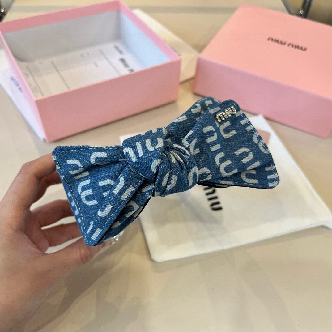 🆕

miumiu缪缪新款发箍