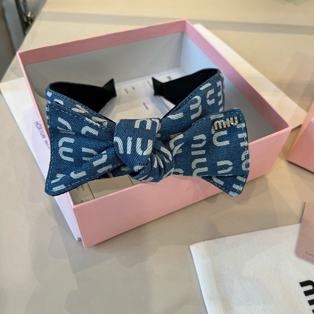 🆕

miumiu缪缪新款发箍