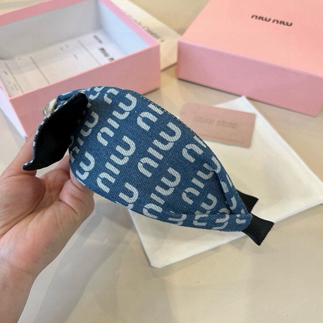 🆕

miumiu缪缪新款发箍