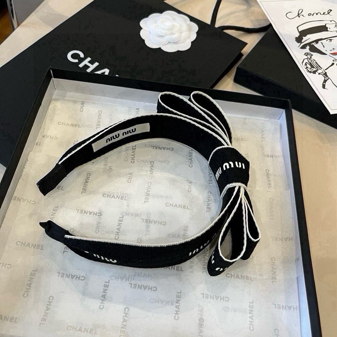 🆕

miumiu缪缪新款发箍