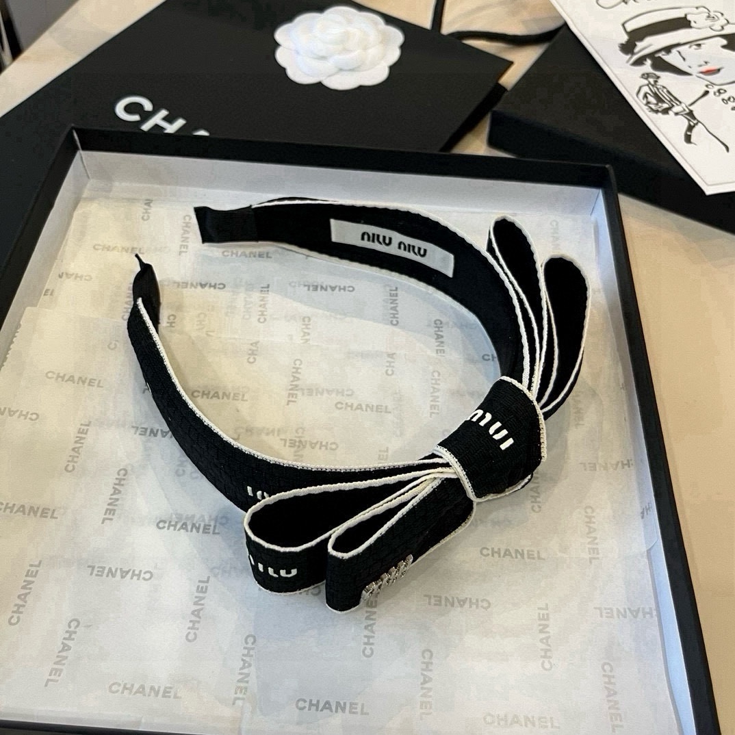 🆕

miumiu缪缪新款发箍