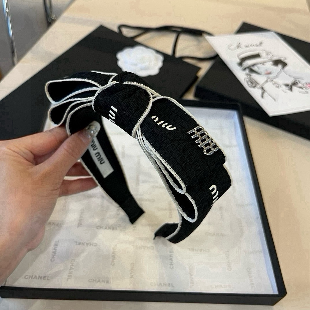🆕

miumiu缪缪新款发箍