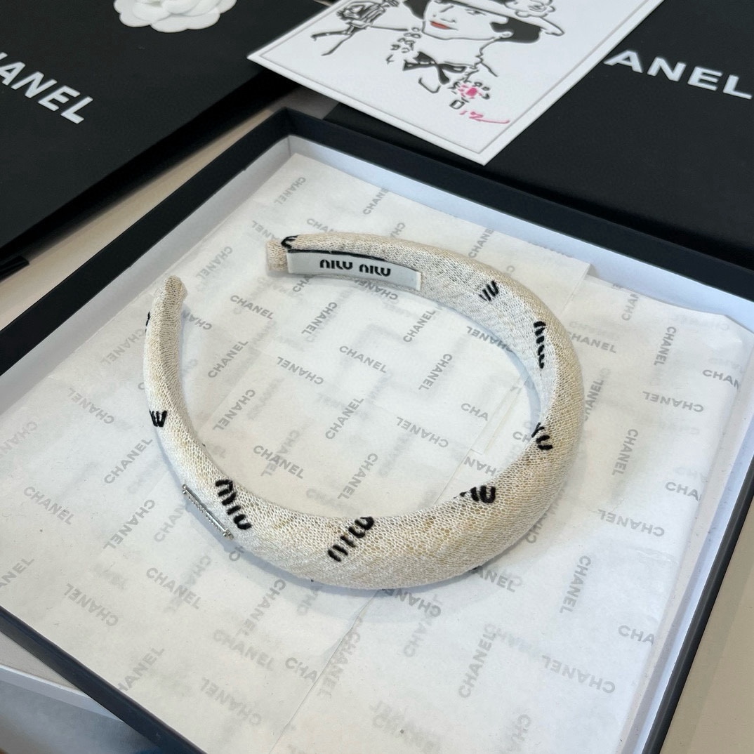 🆕

miumiu缪缪新款发箍