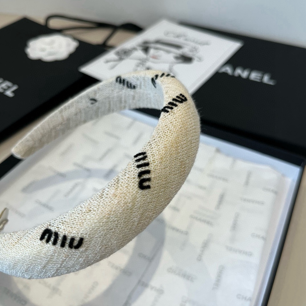 🆕

miumiu缪缪新款发箍