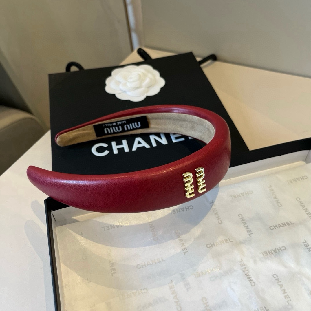 🆕

miumiu缪缪新款发箍
