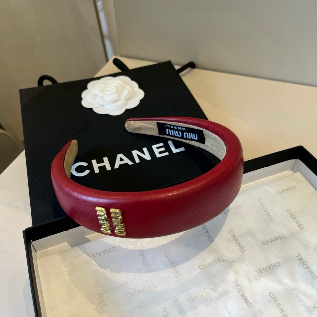 🆕

miumiu缪缪新款发箍