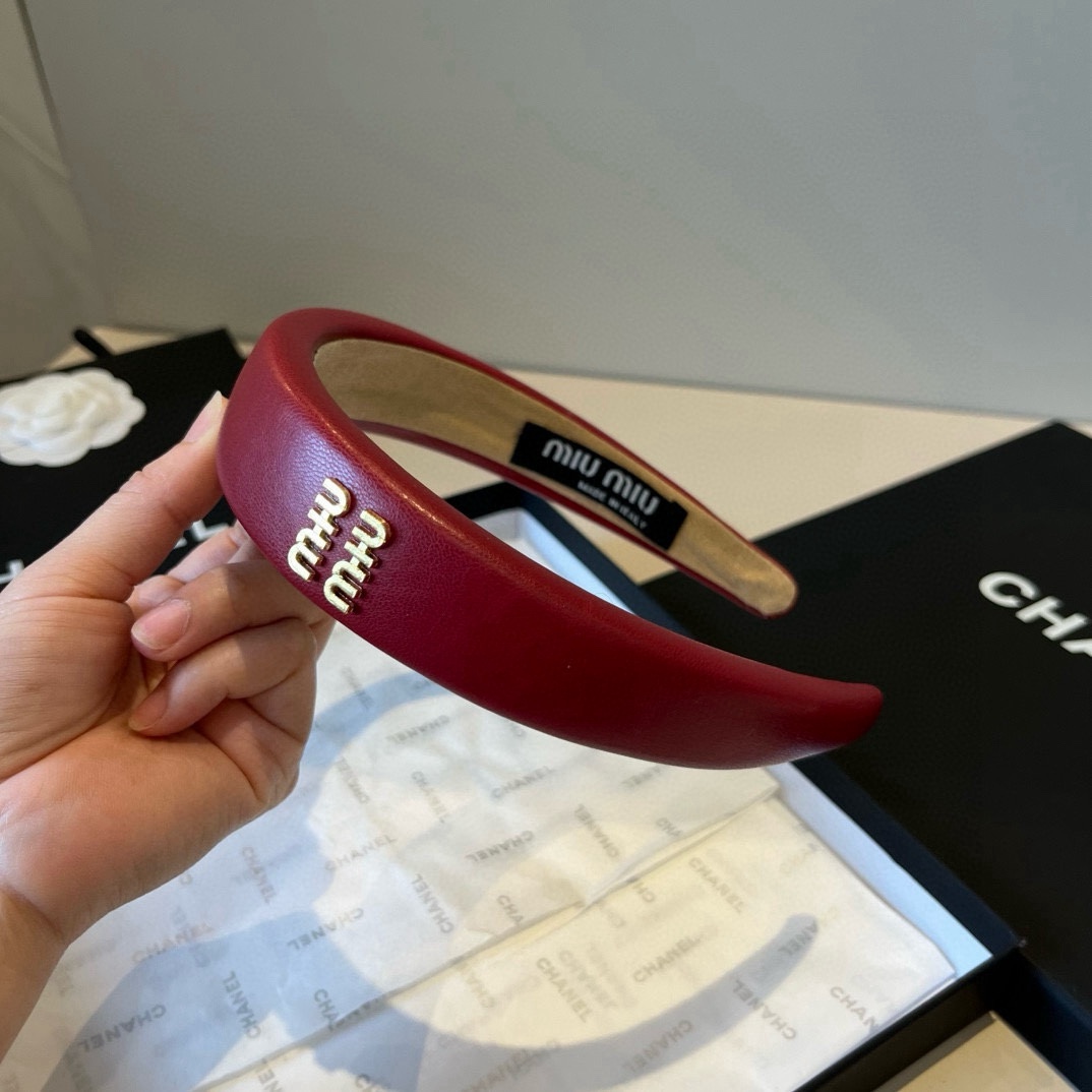 🆕

miumiu缪缪新款发箍
