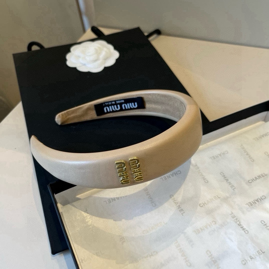 🆕

miumiu缪缪新款发箍