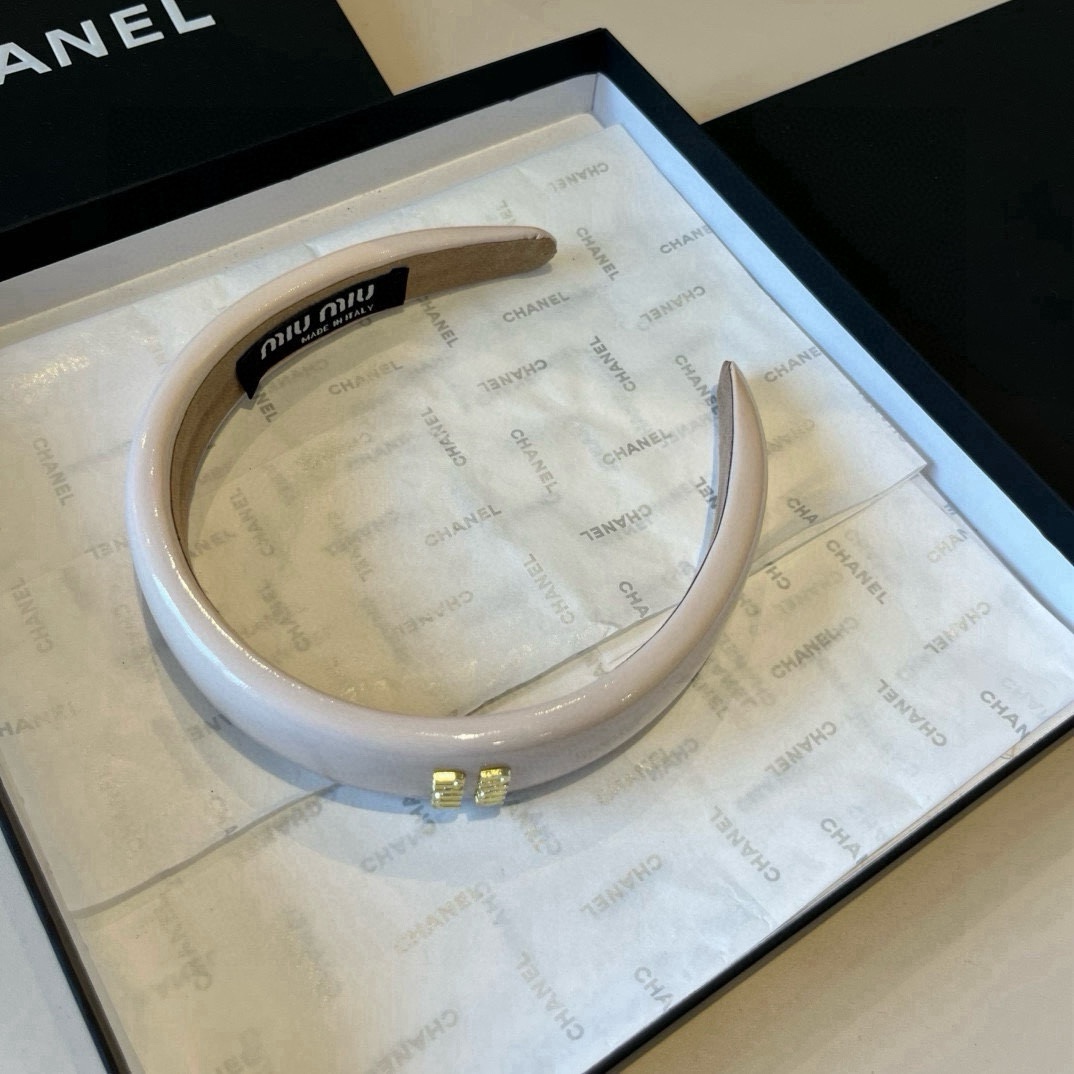 🆕

miumiu缪缪新款发箍