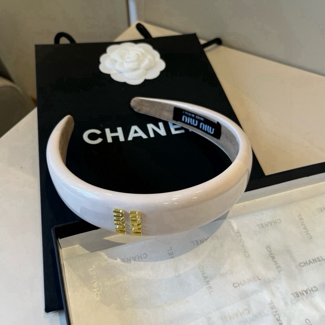 🆕

miumiu缪缪新款发箍