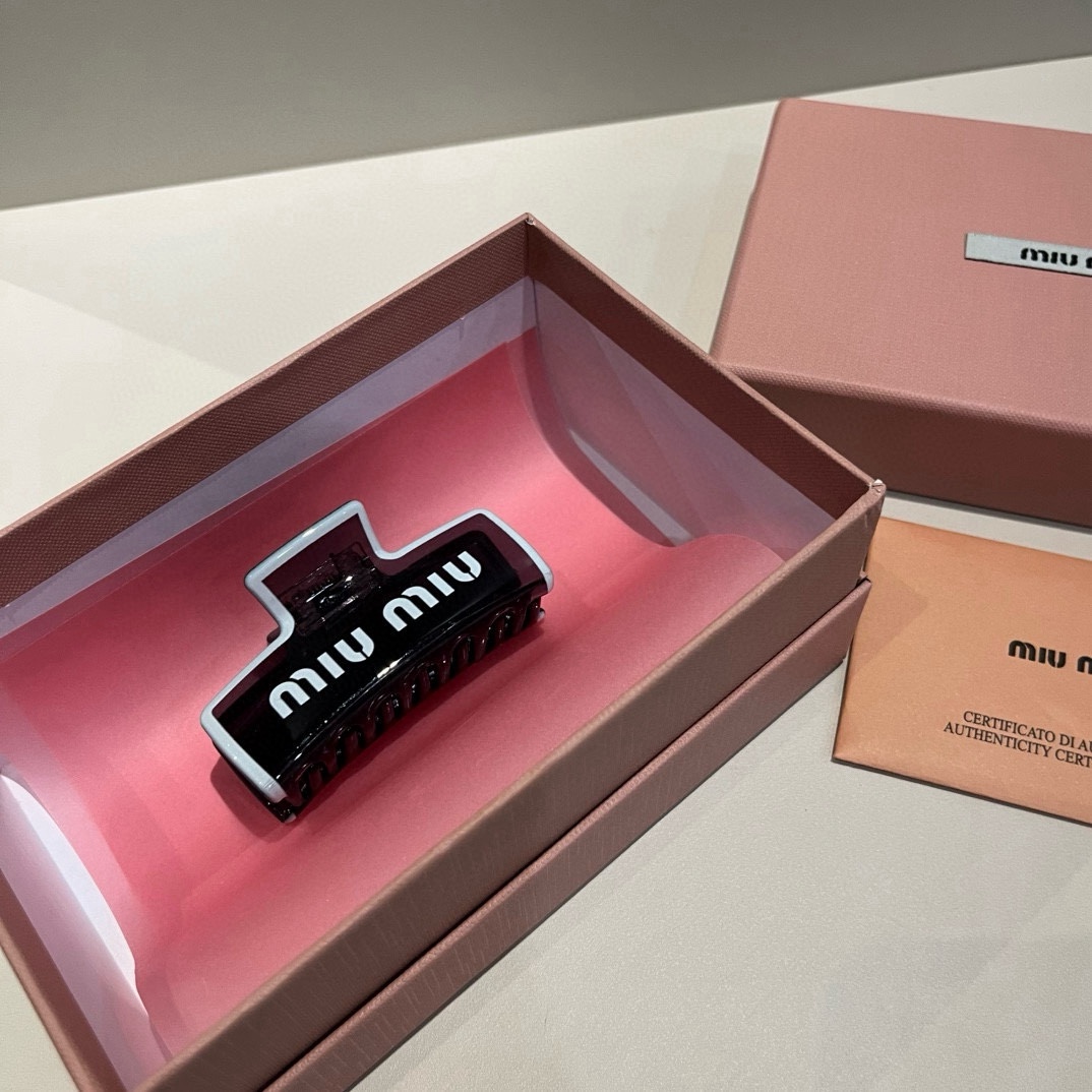 🆕

miumiu缪缪新款发夹