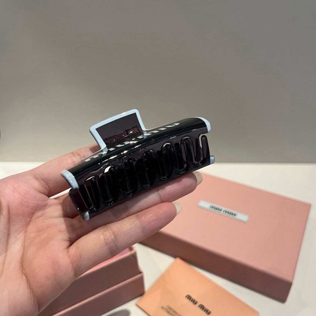 🆕

miumiu缪缪新款发夹
