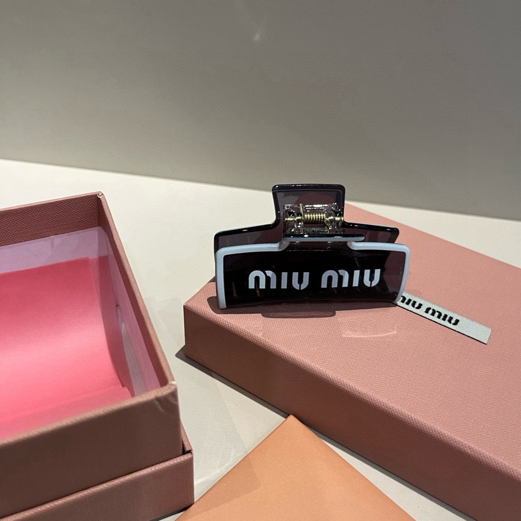 🆕

miumiu缪缪新款发夹