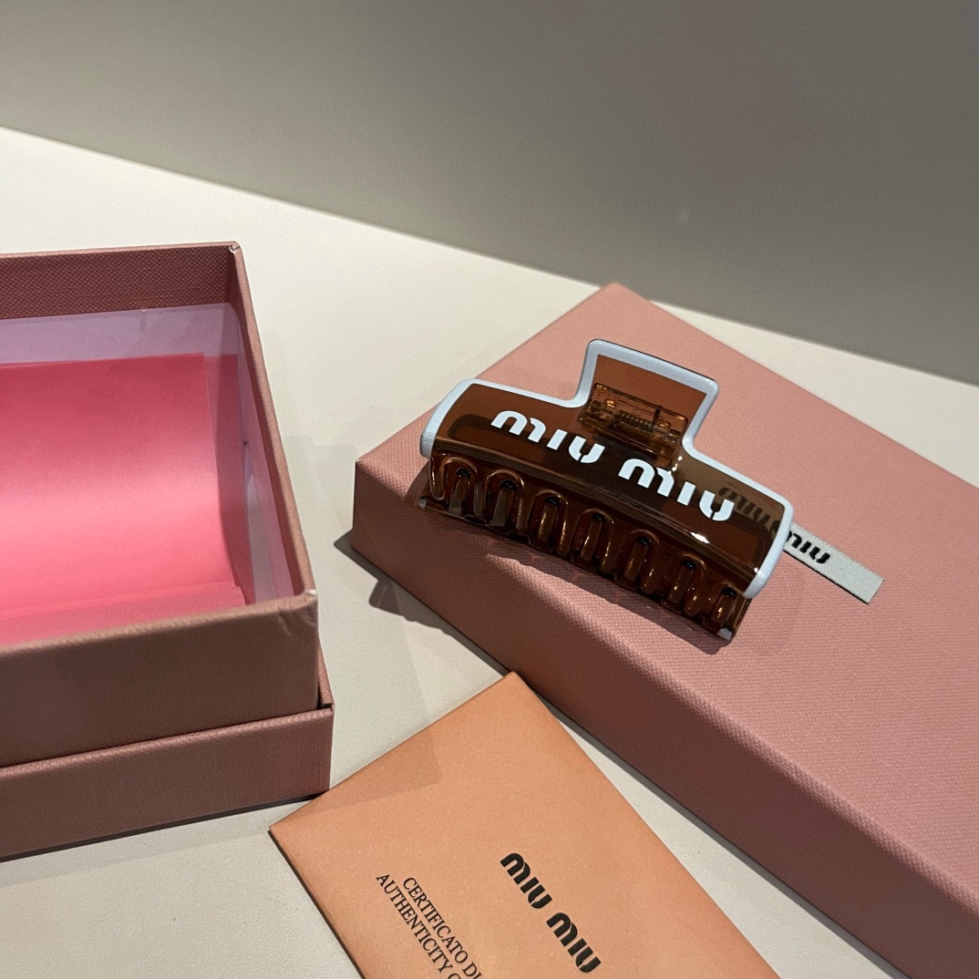 🆕

miumiu缪缪新款发夹