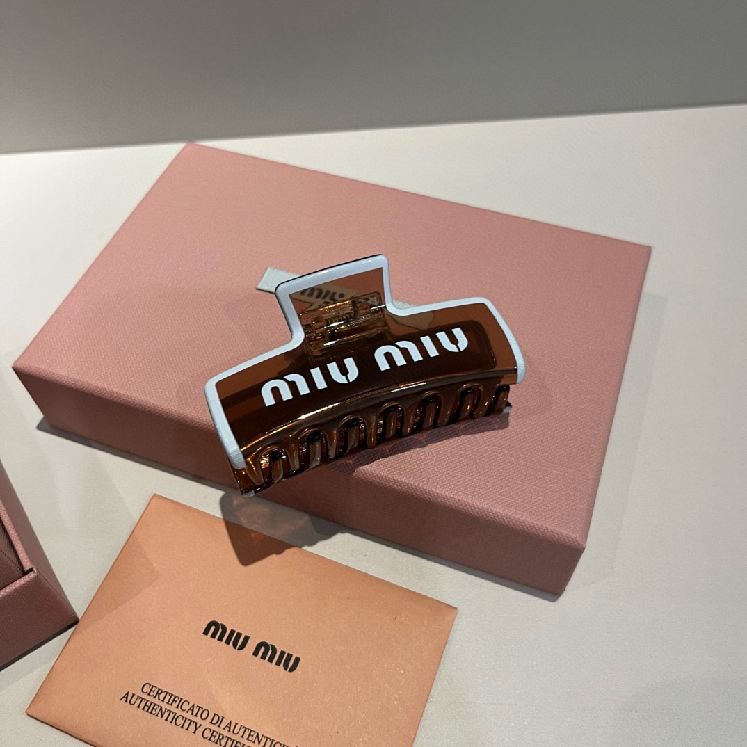 🆕

miumiu缪缪新款发夹