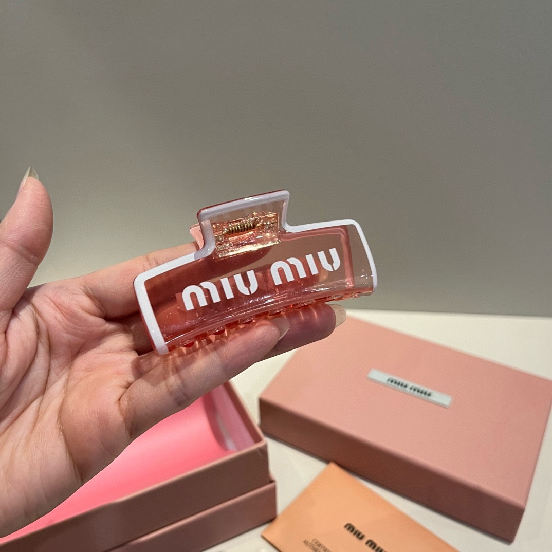 🆕

miumiu缪缪新款发夹