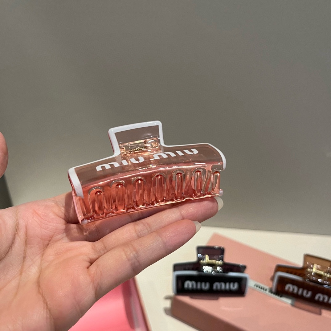 🆕

miumiu缪缪新款发夹