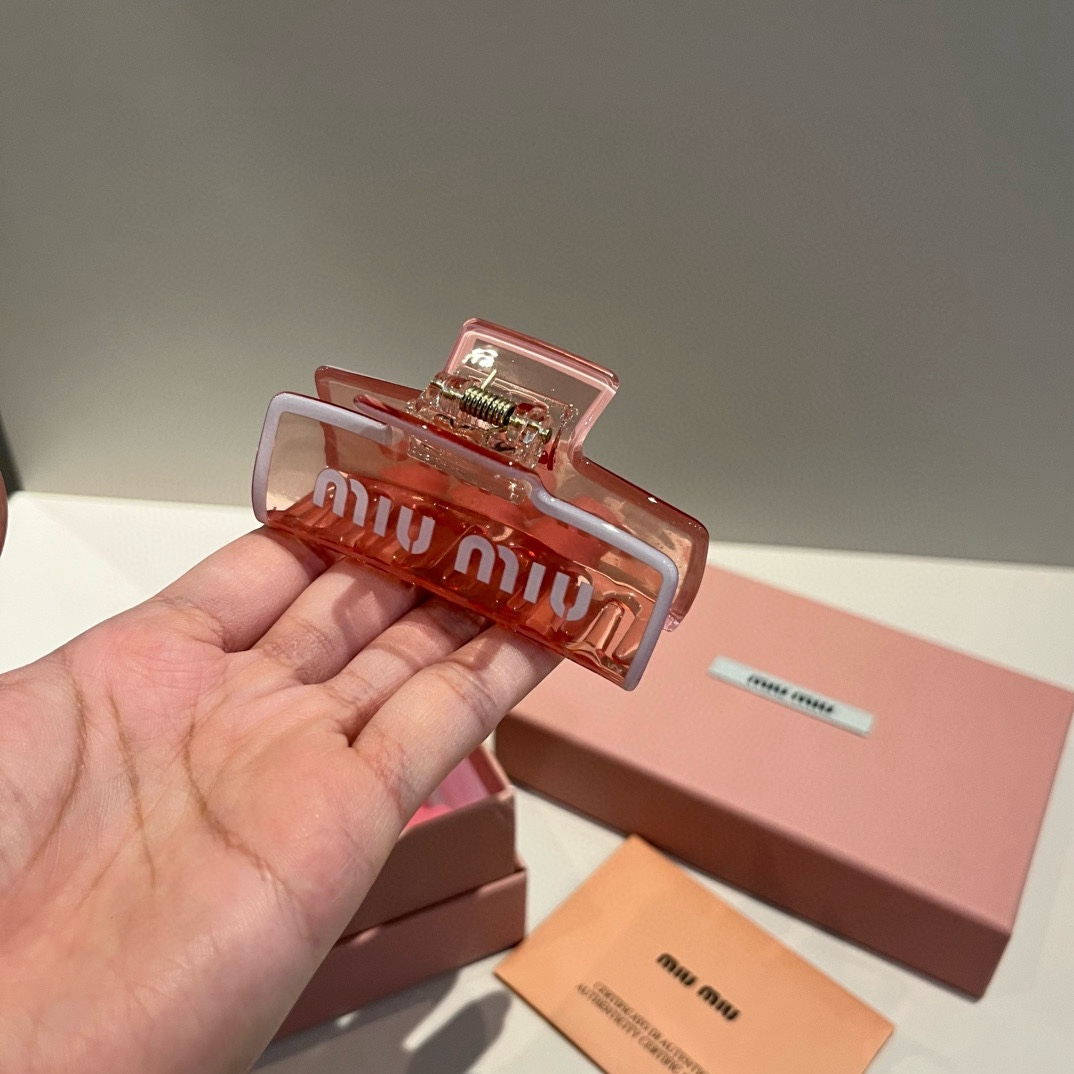 🆕

miumiu缪缪新款发夹