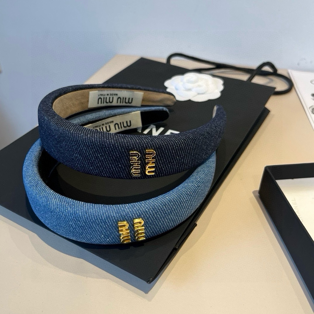 🆕

miumiu缪缪牛仔发箍，高端定制名媛必备哦