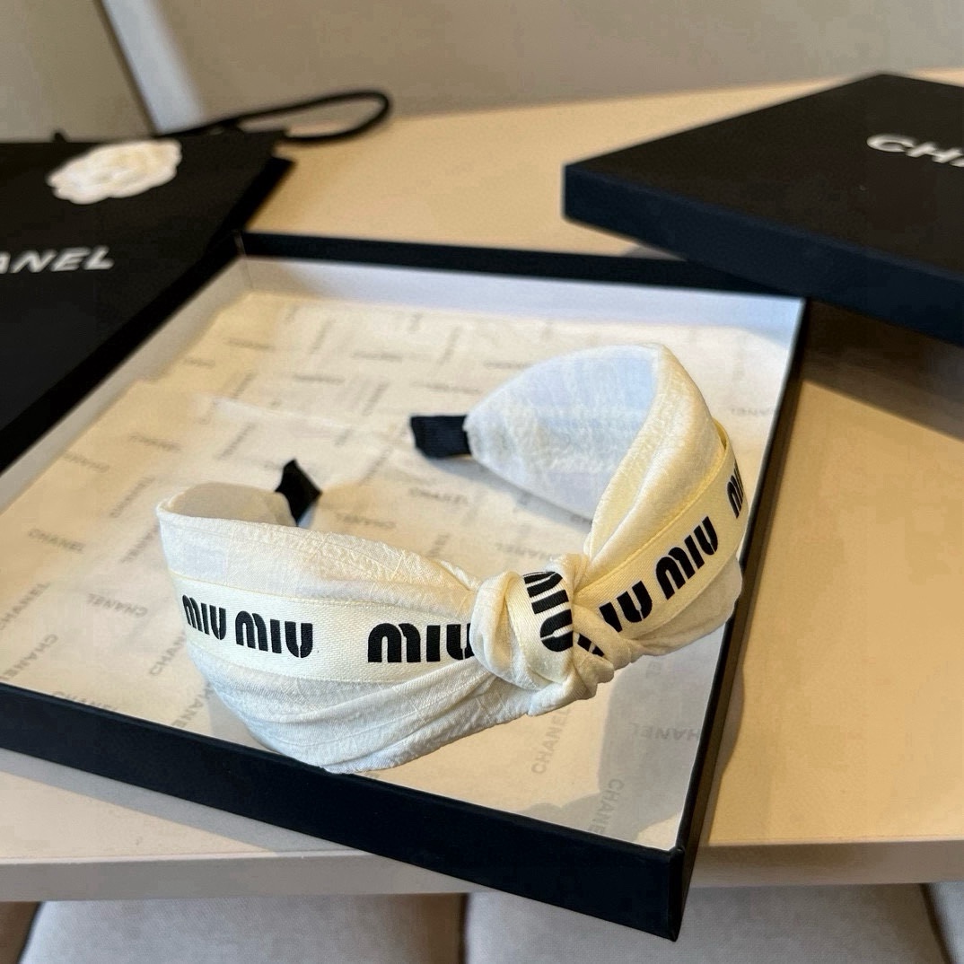 🆕

miumiu缪缪新款发箍