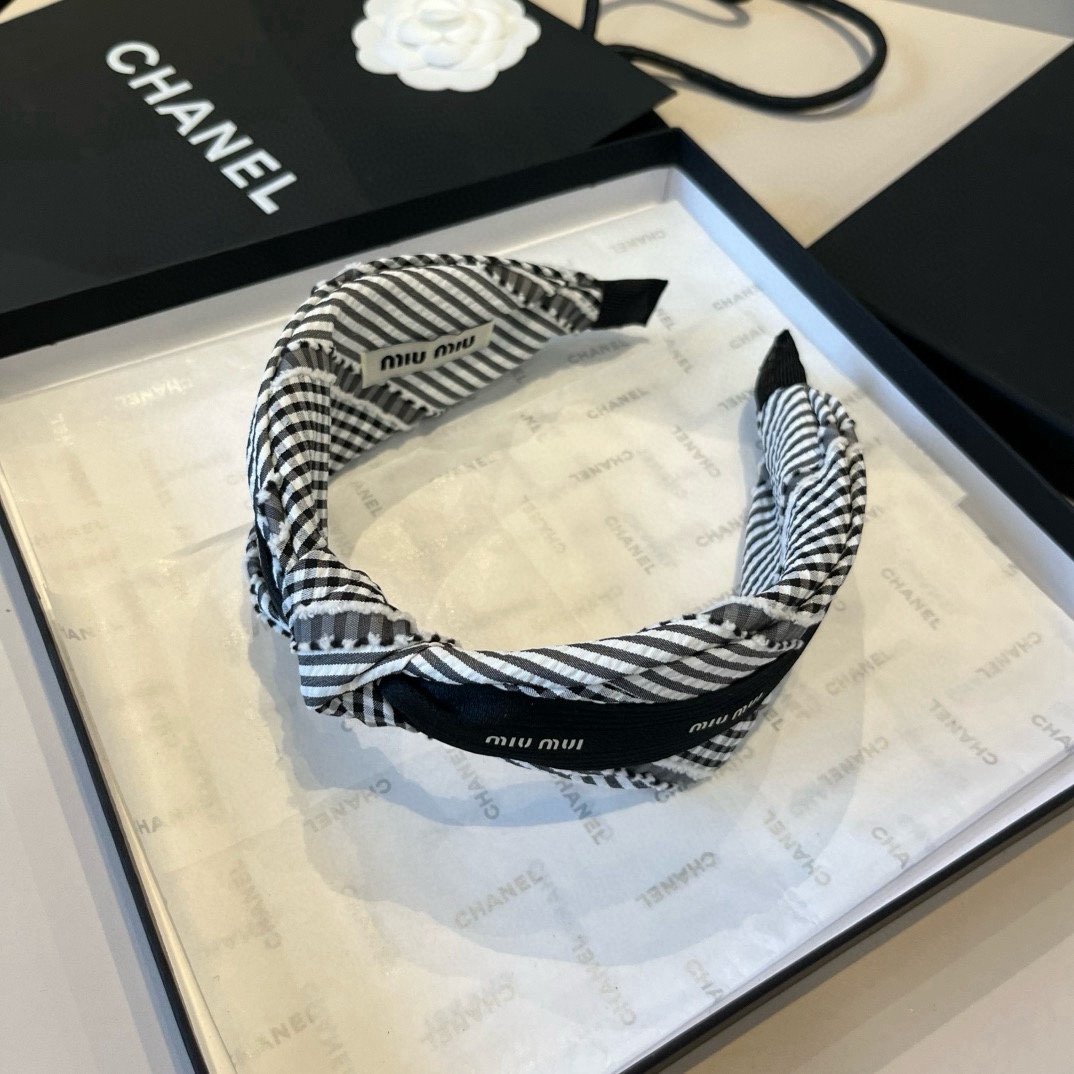 🆕

miumiu缪缪新款发箍