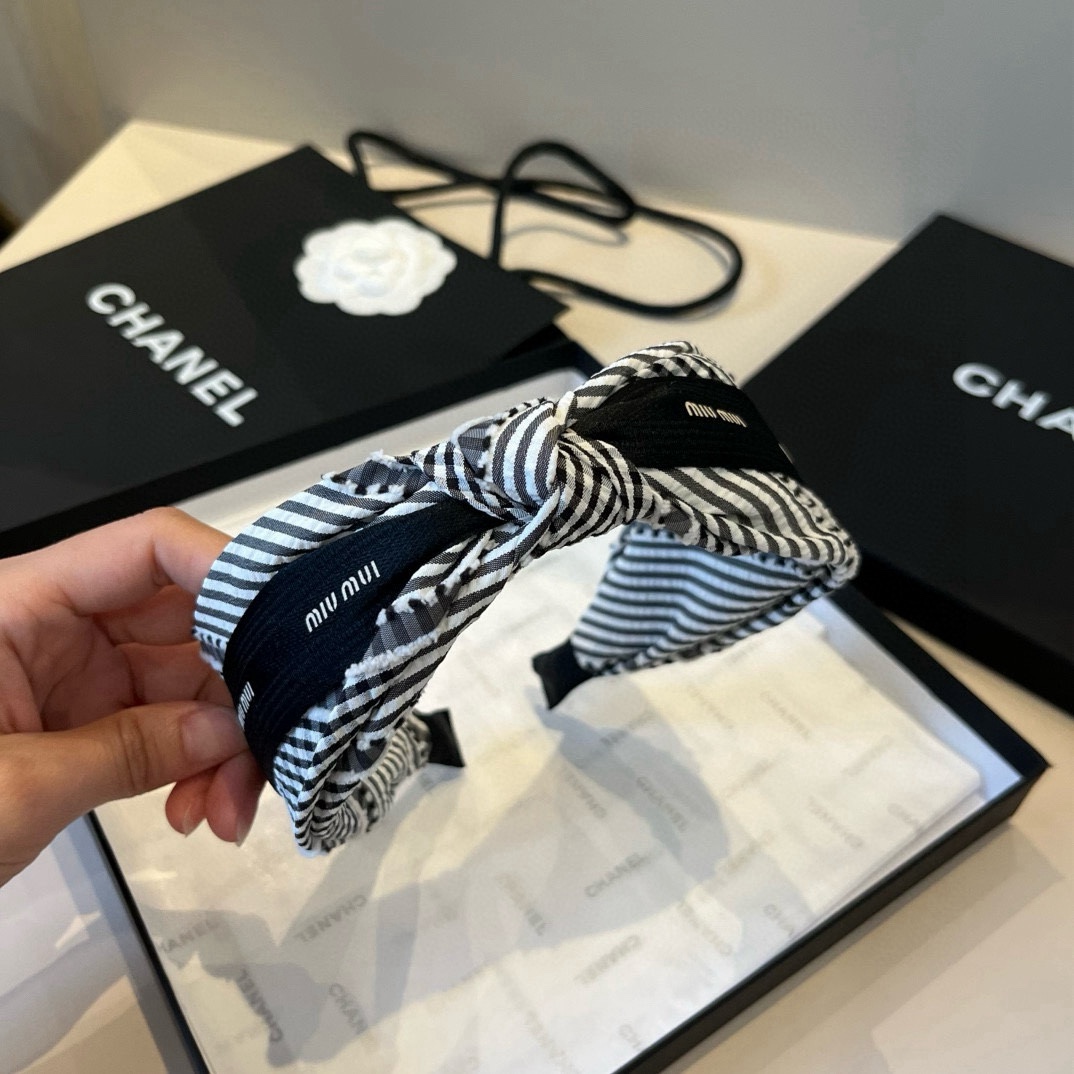 🆕

miumiu缪缪新款发箍