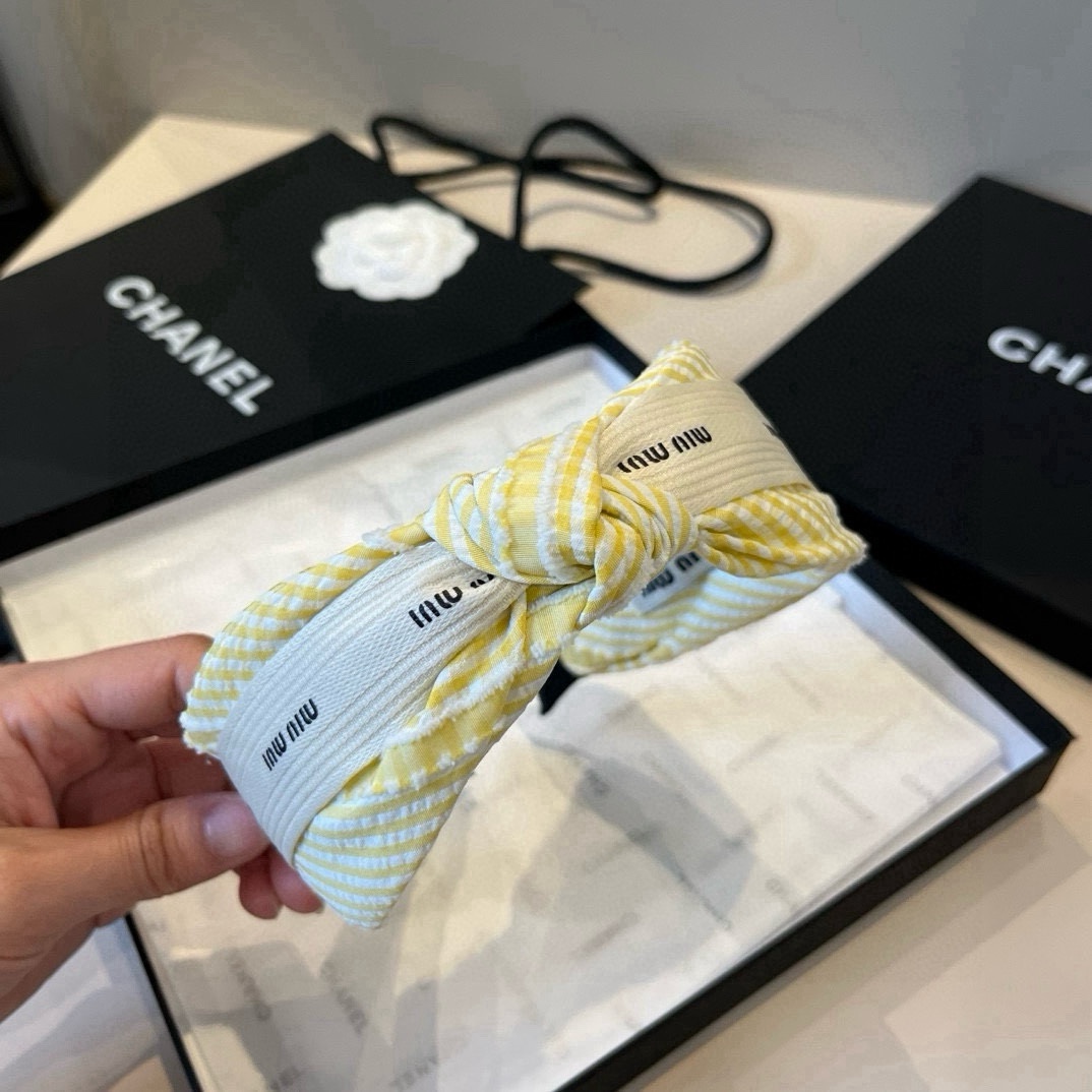🆕

miumiu缪缪新款发箍