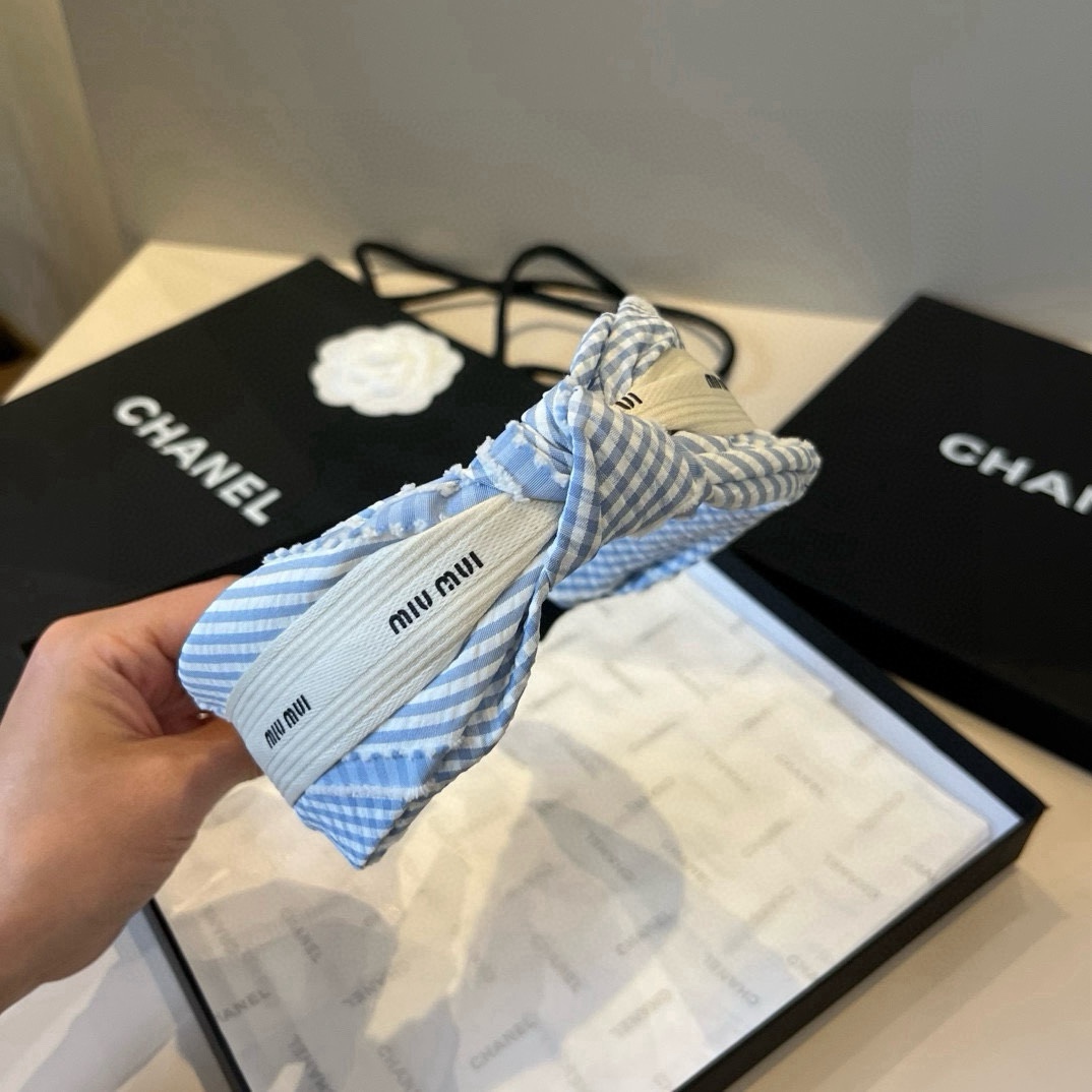 🆕

miumiu缪缪新款发箍