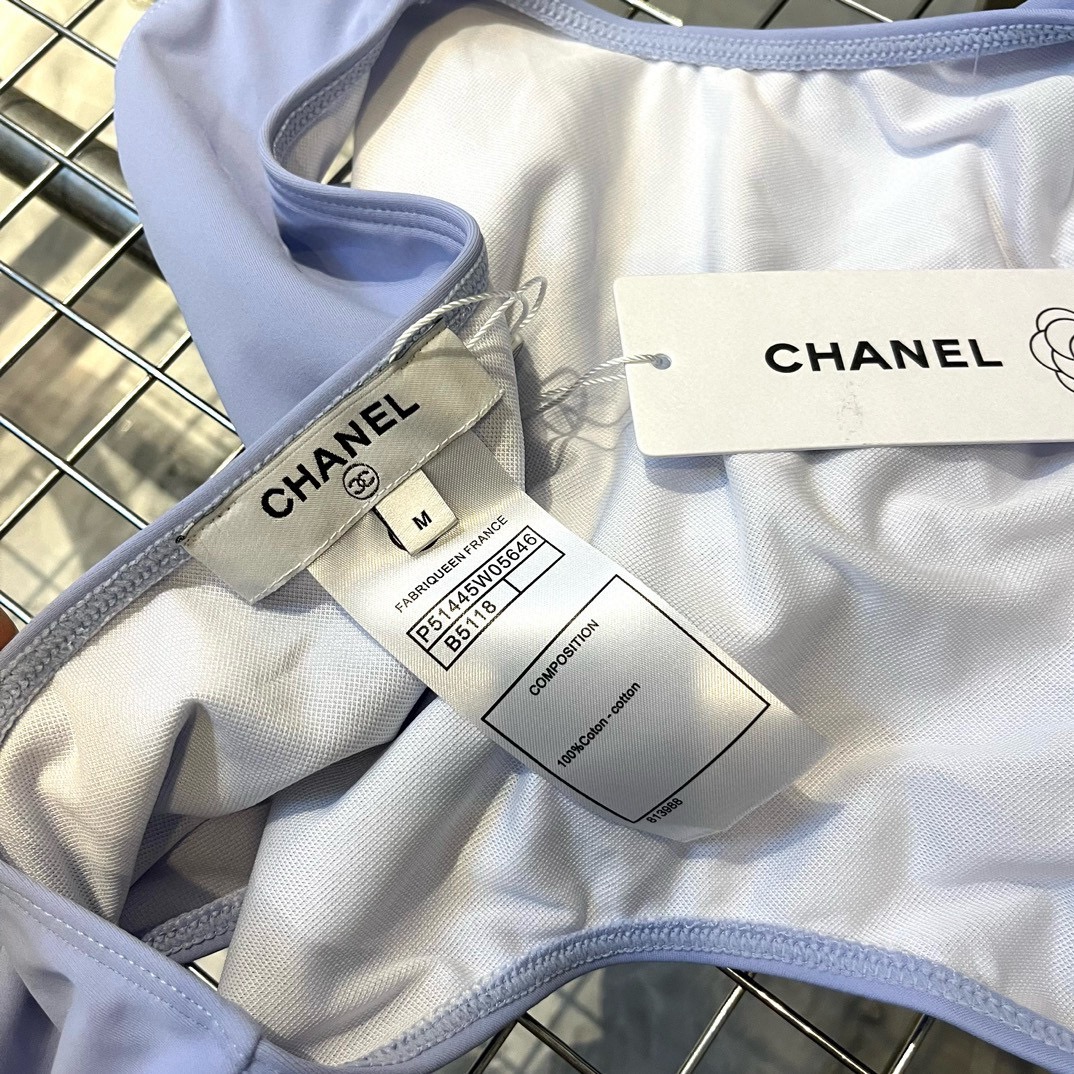 🆕
Chanel香奈儿新款连体泳衣  😍🥰适合多种场景的游泳衣🏊‍♀️海边 游泳池 温泉 水上乐园 漂流