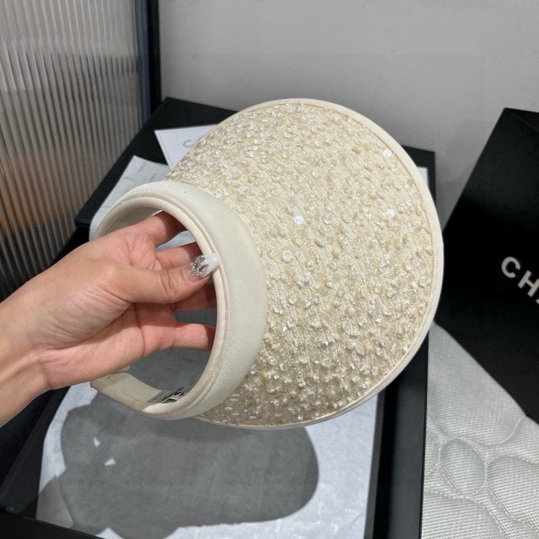 🆕

Chanel香奈儿珠片发箍，遮阳空顶帽