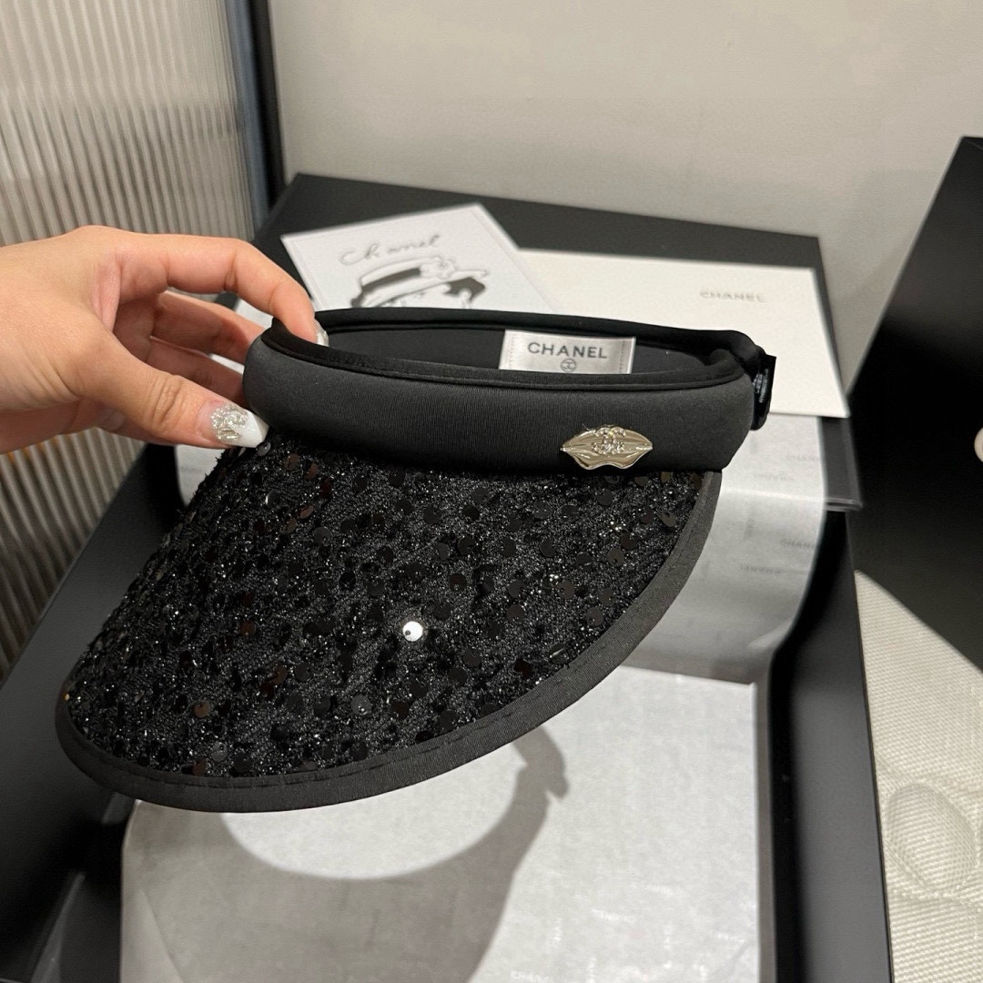 🆕

Chanel香奈儿珠片发箍，遮阳空顶帽