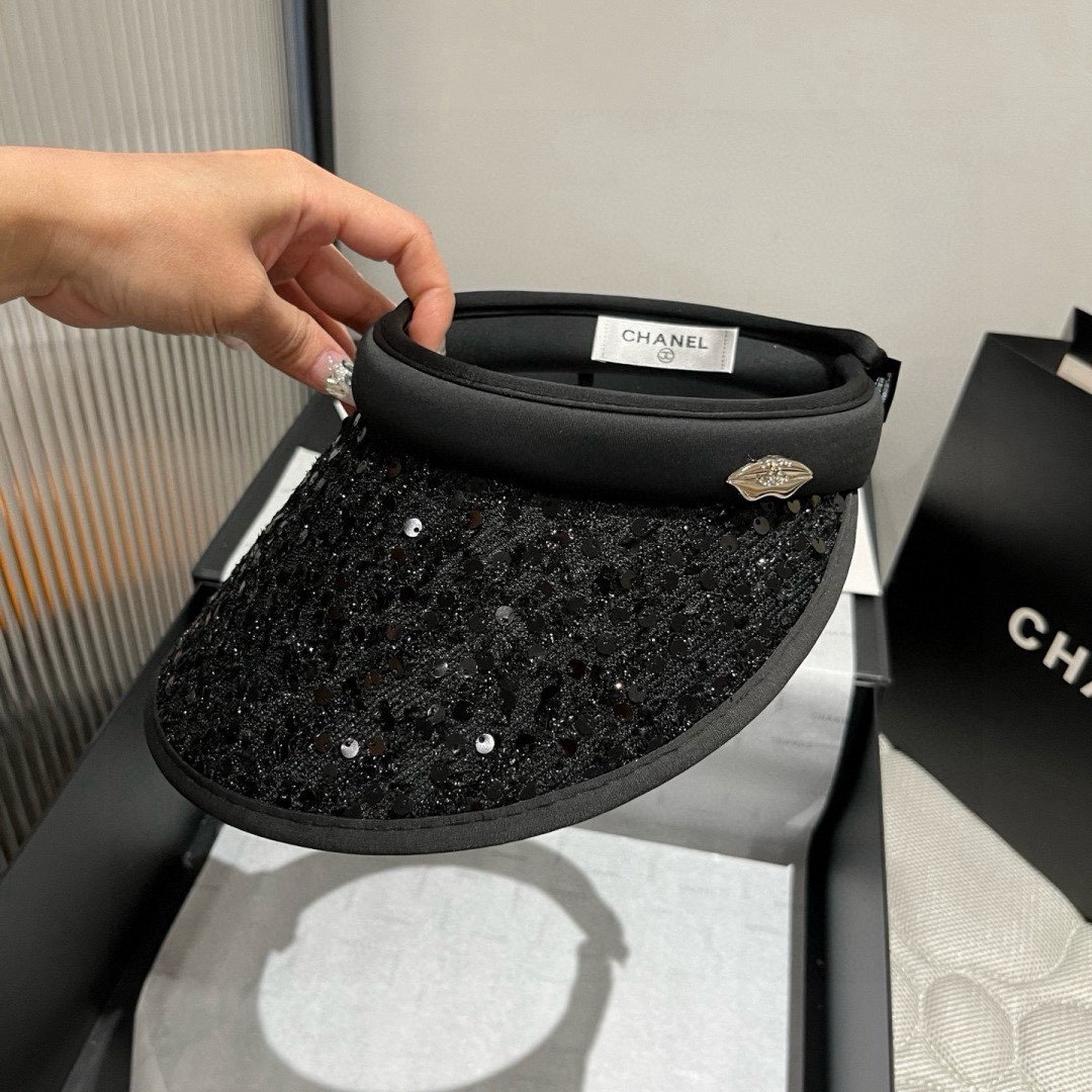 🆕

Chanel香奈儿珠片发箍，遮阳空顶帽