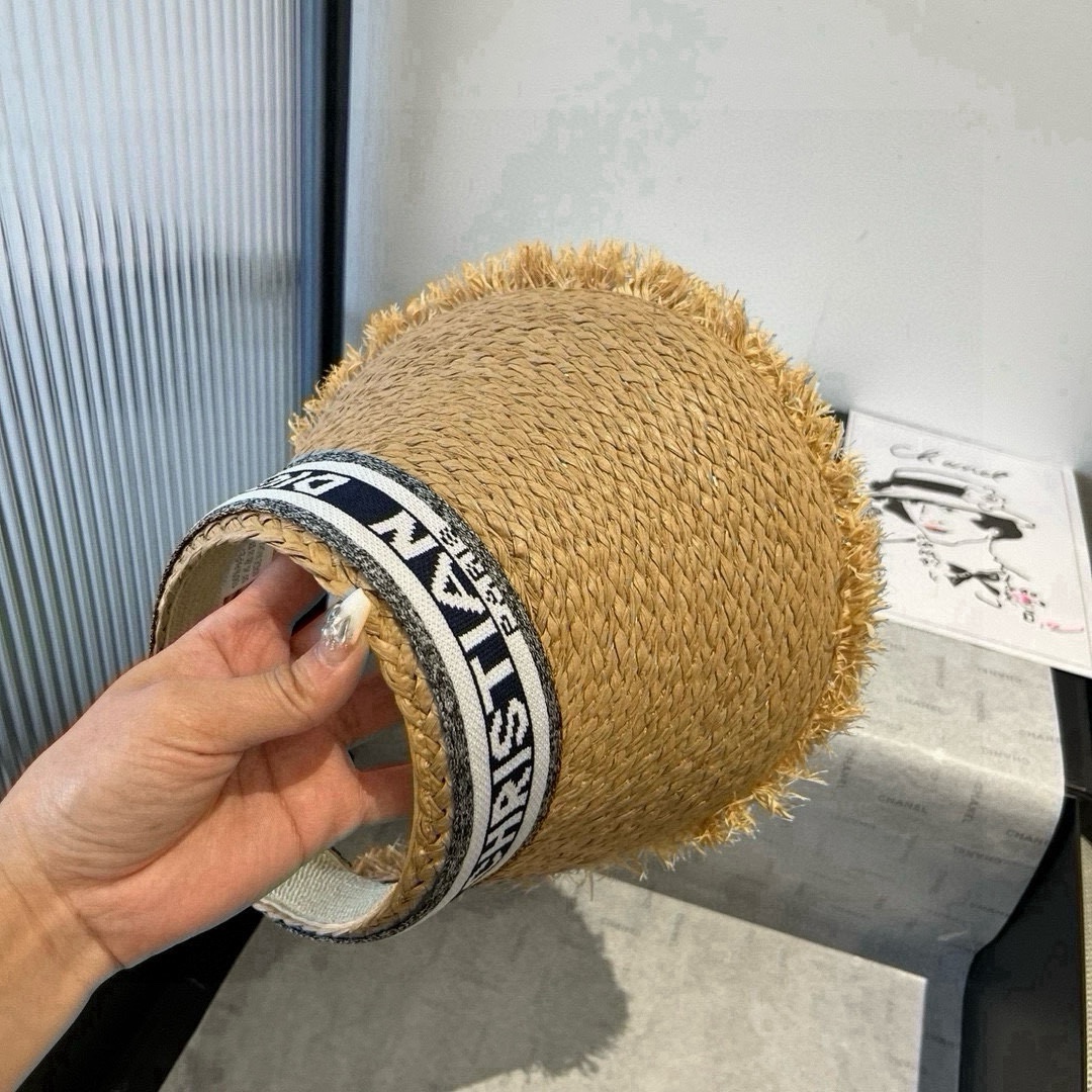 🆕

Dior迪奥和草发箍遮阳帽