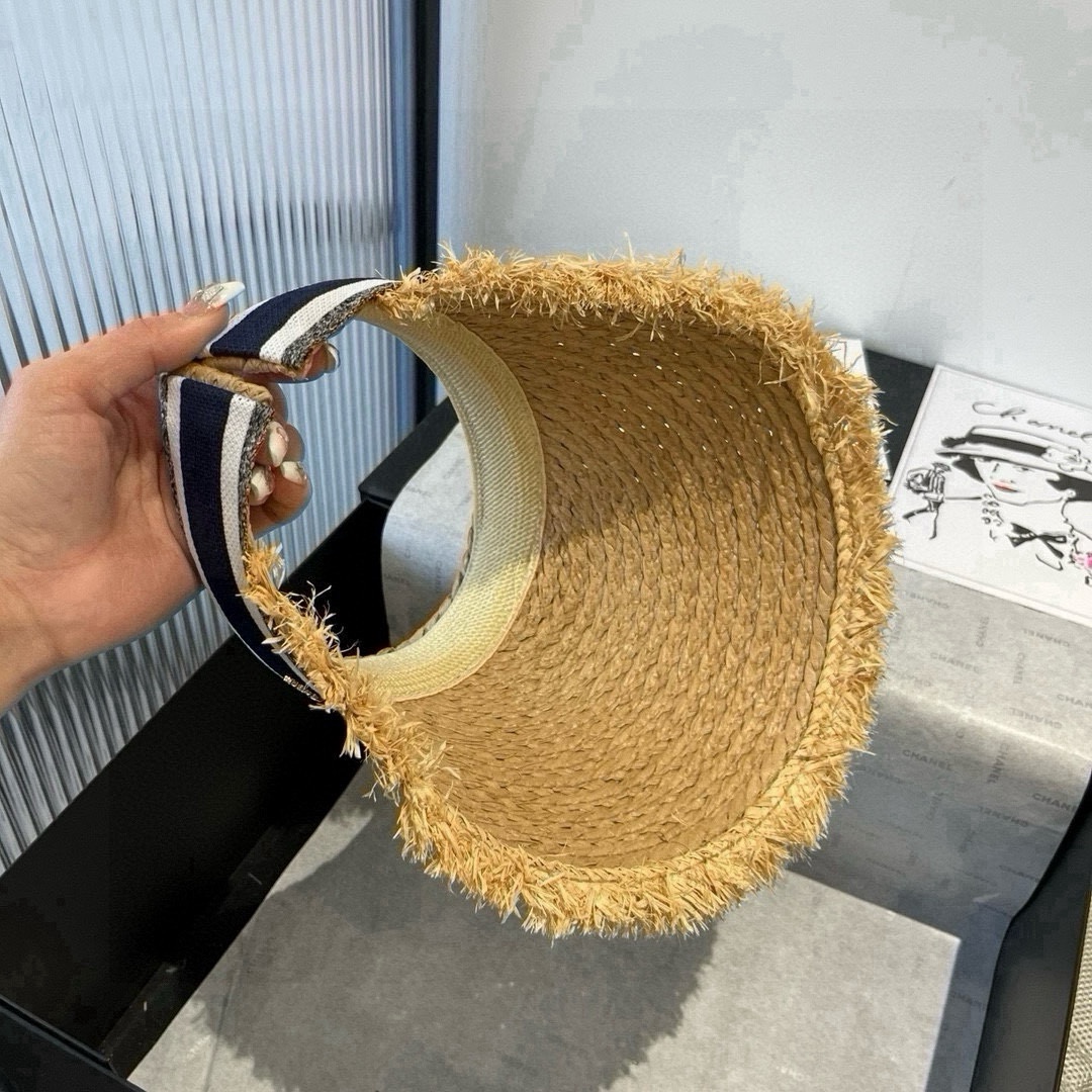 🆕

Dior迪奥和草发箍遮阳帽