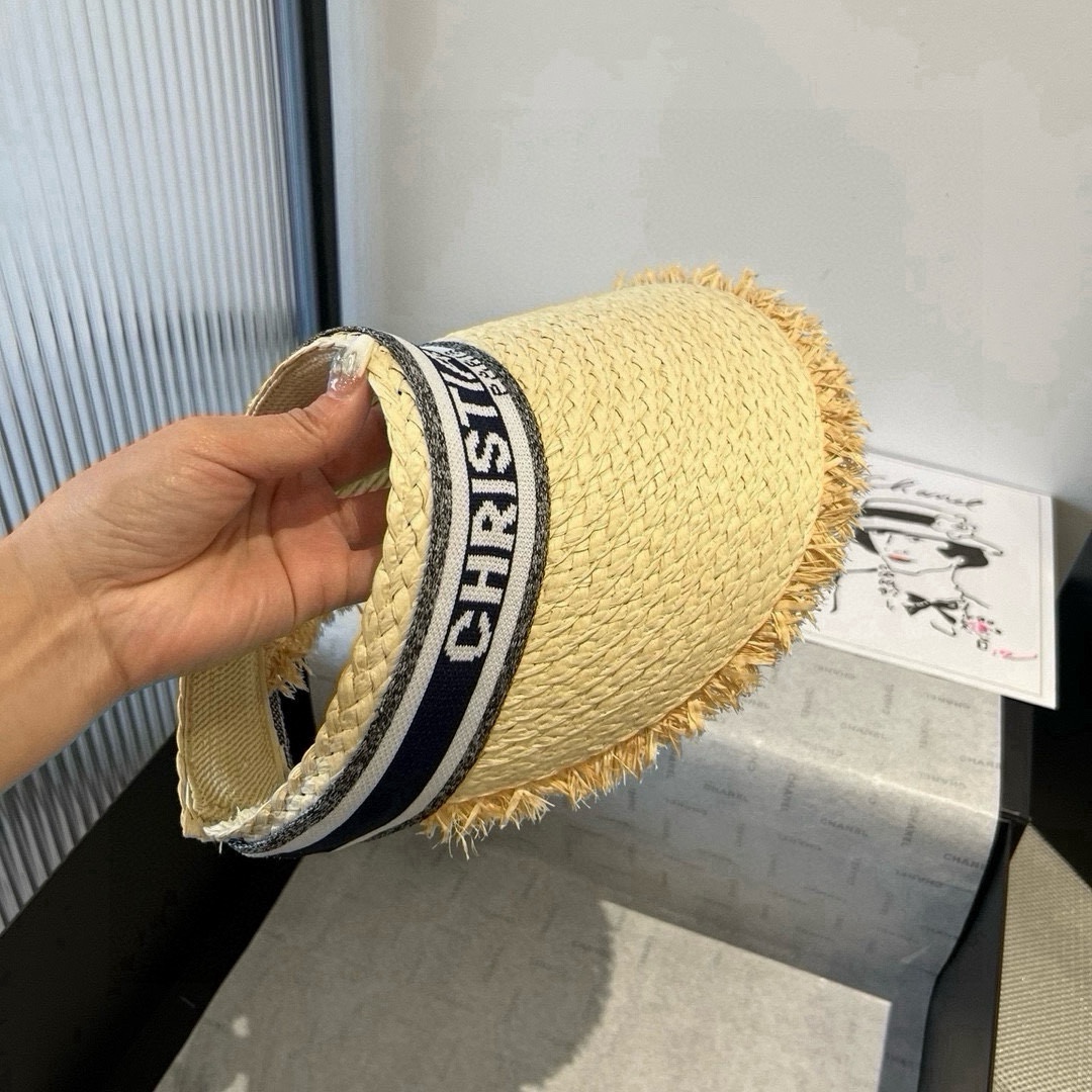 🆕

Dior迪奥和草发箍遮阳帽