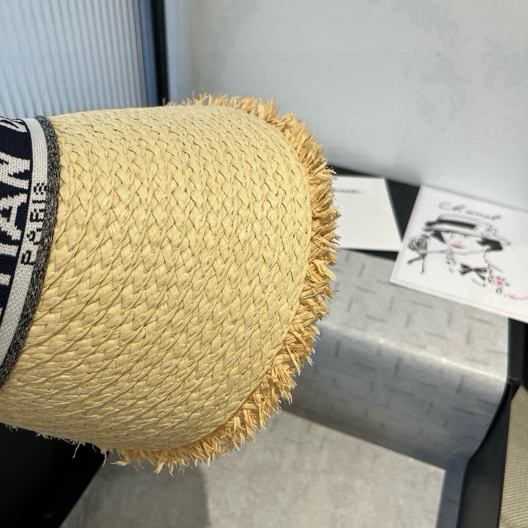 🆕

Dior迪奥和草发箍遮阳帽