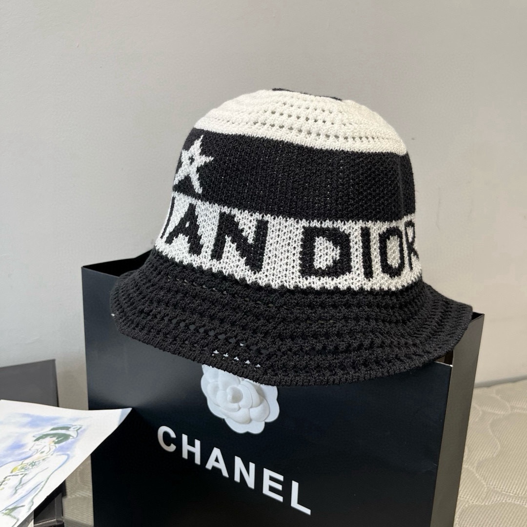 🆕
Dior迪奥新款针织渔夫帽，手抓针织帽