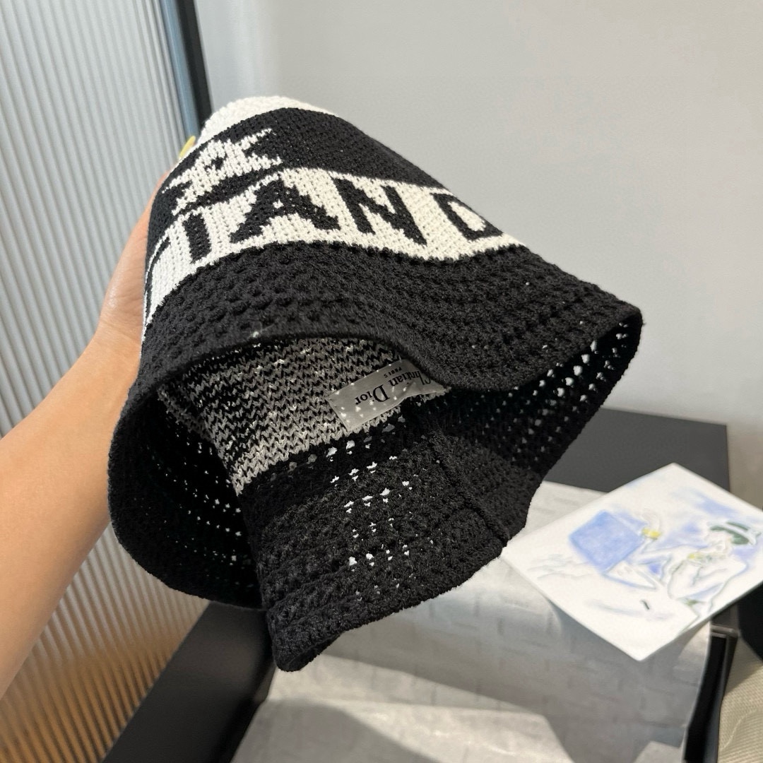 🆕
Dior迪奥新款针织渔夫帽，手抓针织帽
