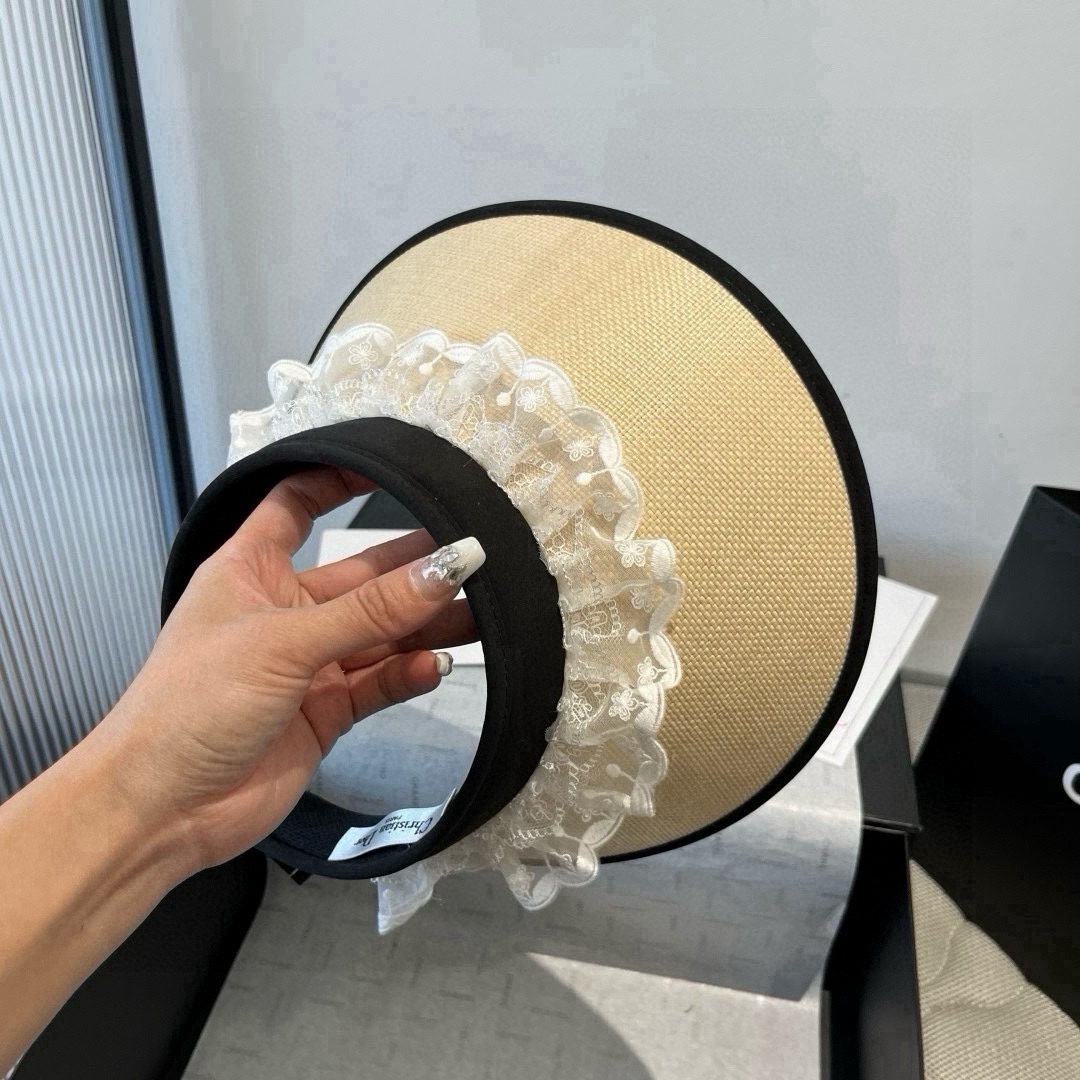 🆕

Dior迪奥拉菲草空顶遮阳帽