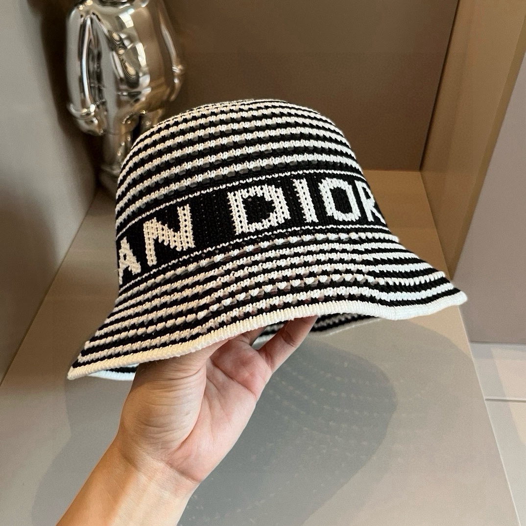 🆕
Dior迪奥新款针织渔夫帽，手抓针织帽