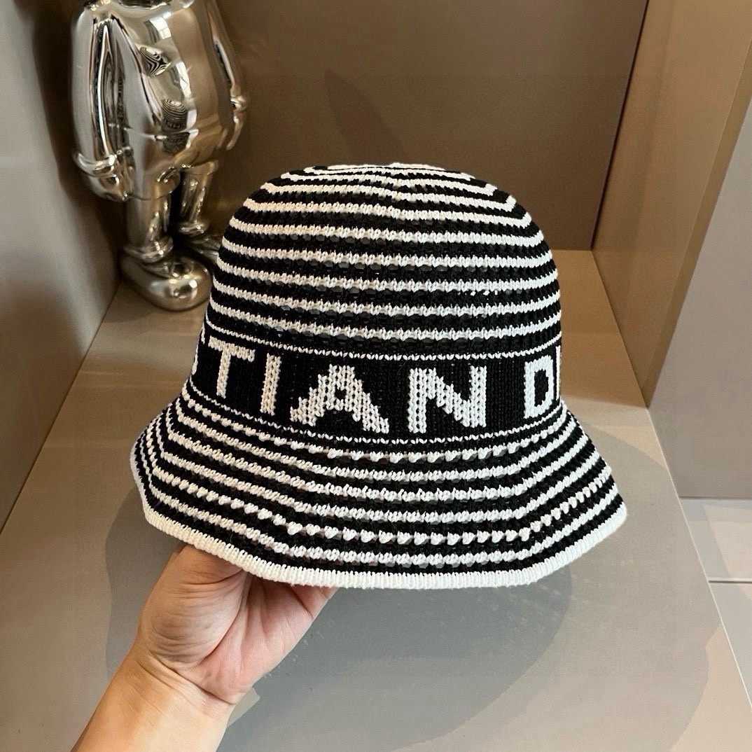 🆕
Dior迪奥新款针织渔夫帽，手抓针织帽